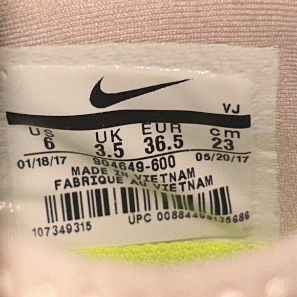 Pre loved Women’s Nike Free T7 sneakers - Picture 7 of 7